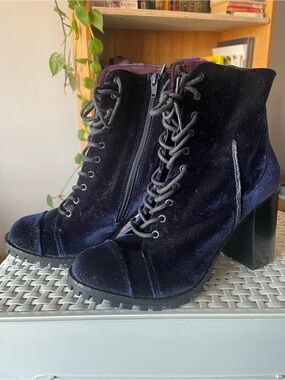 NWOT Report Signature Allon Navy Blue Velvet High Heel Boots - Women’s 8